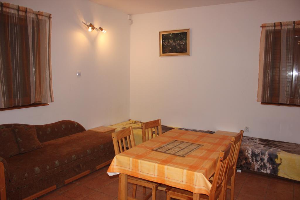 Apartmany u Janka Vinné Jazero Habitación foto